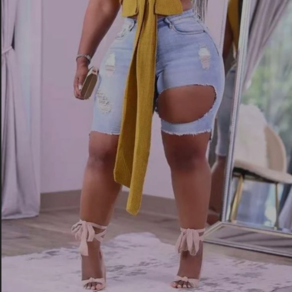 Denim shorts true to size and stretchy